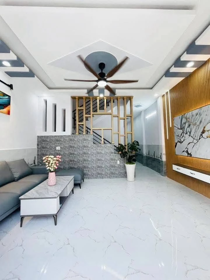 Bán nhà sổ hồng riêng 5x16m, 1 lầu 4PN, ngã 3 Tân Kim QL50, giá 2,49 tỷ - Ảnh thu nhỏ 3