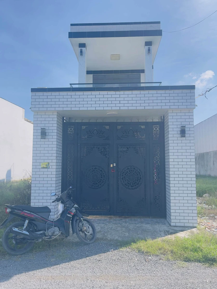 Bán nhà 1 trệt 1 lầu 100m² Đức Hoà 2 tỷ 150 triệu - Ảnh thu nhỏ 2