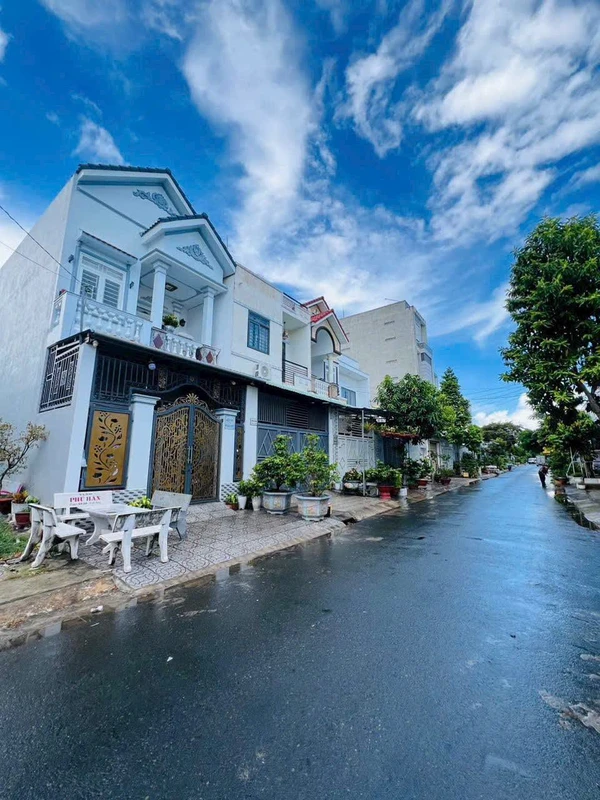 Bán nhà trệt lầu 3PN Rạch Giá 91m² giá 2 tỷ 950