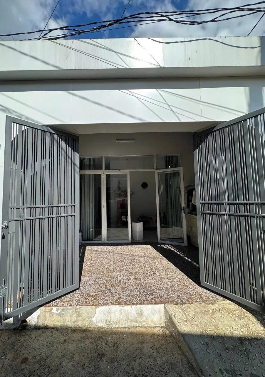 Bán nhà phố Quận 1, 2PN, 67m², 2,35 tỷ - Ảnh 1