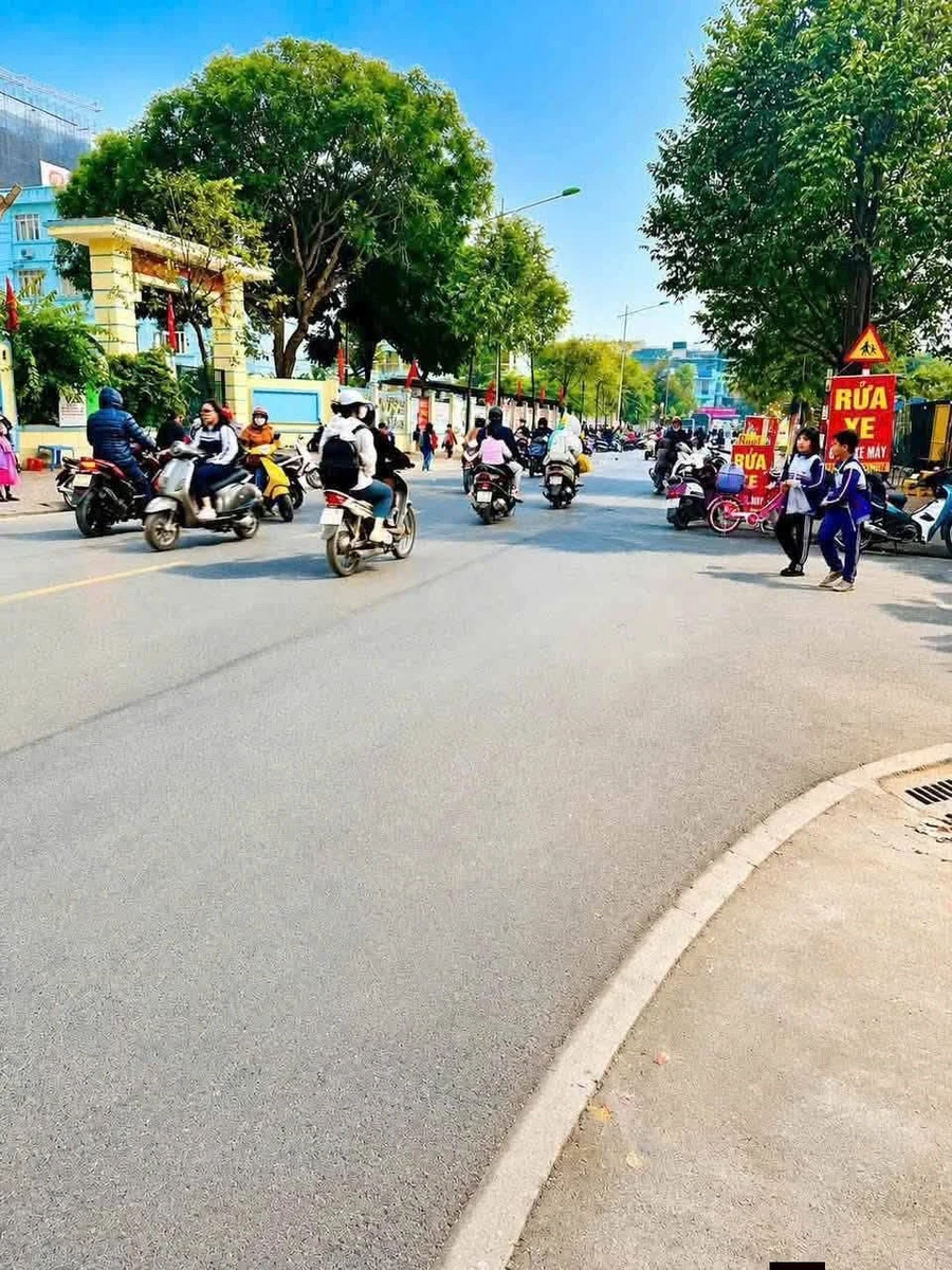 Bán nhà phố 5 tầng thang máy 60m² Tây Nam Linh Đàm 16 tỷ - Ảnh 1