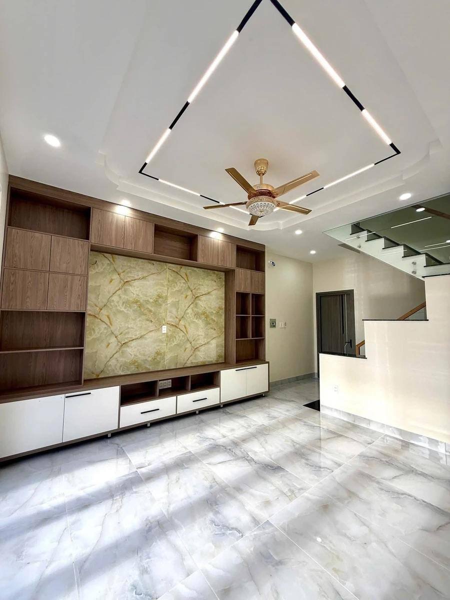 Bán nhà 1 trệt 2 lầu sân thượng 61,1m2 đường 6 Long Bình, Quận 9 giá 6,5 tỷ - Ảnh thu nhỏ 2