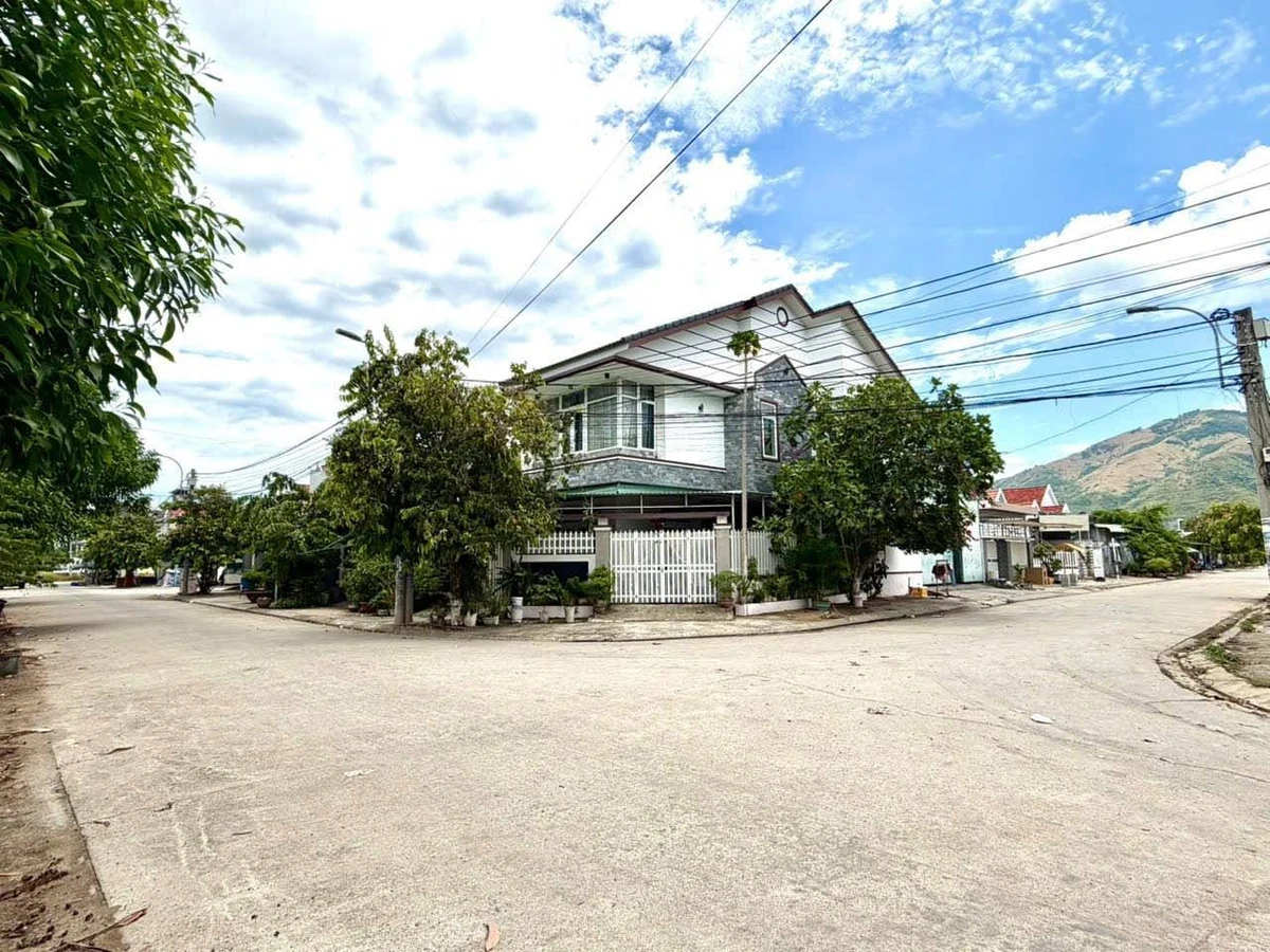 Bán nhà 3PN mặt tiền 13m Diên Khánh 150m² 3,5 tỷ - Ảnh thu nhỏ 2