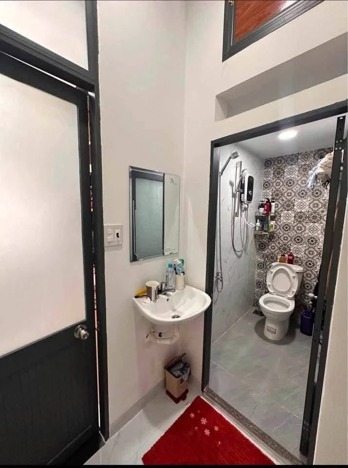 Bán nhà 3 tầng full nội thất đường Nguyễn Thị Minh Khai, trung tâm Quy Nhơn, 105m2 - Ảnh thu nhỏ 4