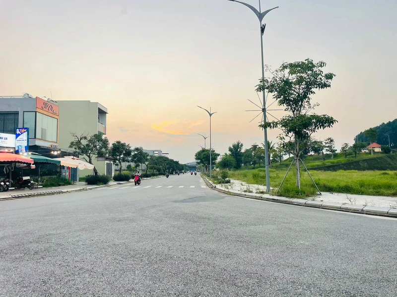 Bán lô đất mặt tiền 100m2 Khu Dân Cư 577 Quảng Ngãi