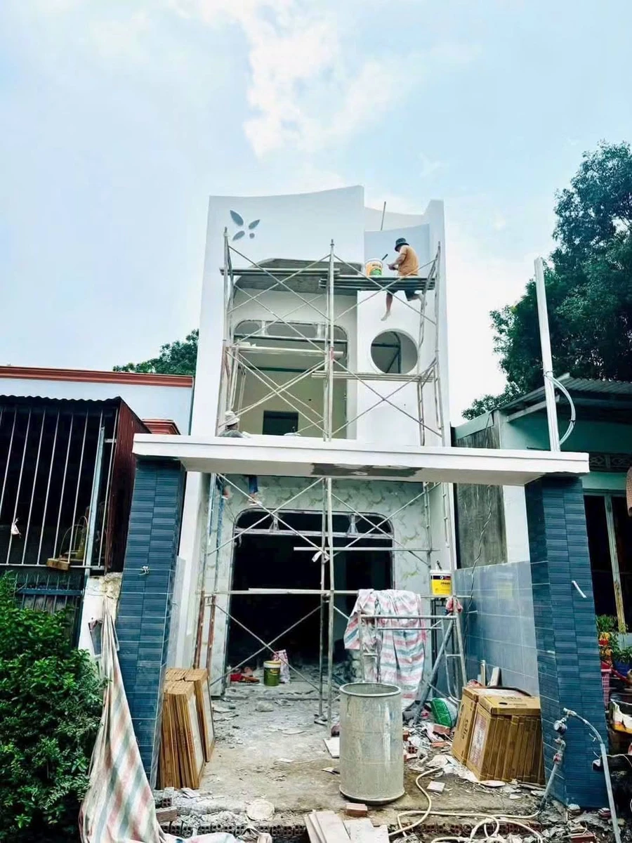 Bán nhà 1 lầu 1 trệt 140m² mặt tiền Nguyễn Ái Quốc, sổ riêng - Ảnh 1