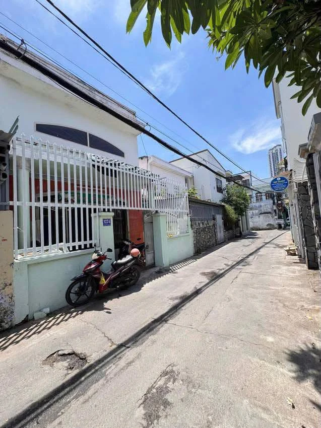 Bán nhà ngang 6m, 73m², đường ô tô gần biển Hòn Chồng, Vĩnh Hải, Nha Trang - 6 tỷ - Ảnh thu nhỏ 2
