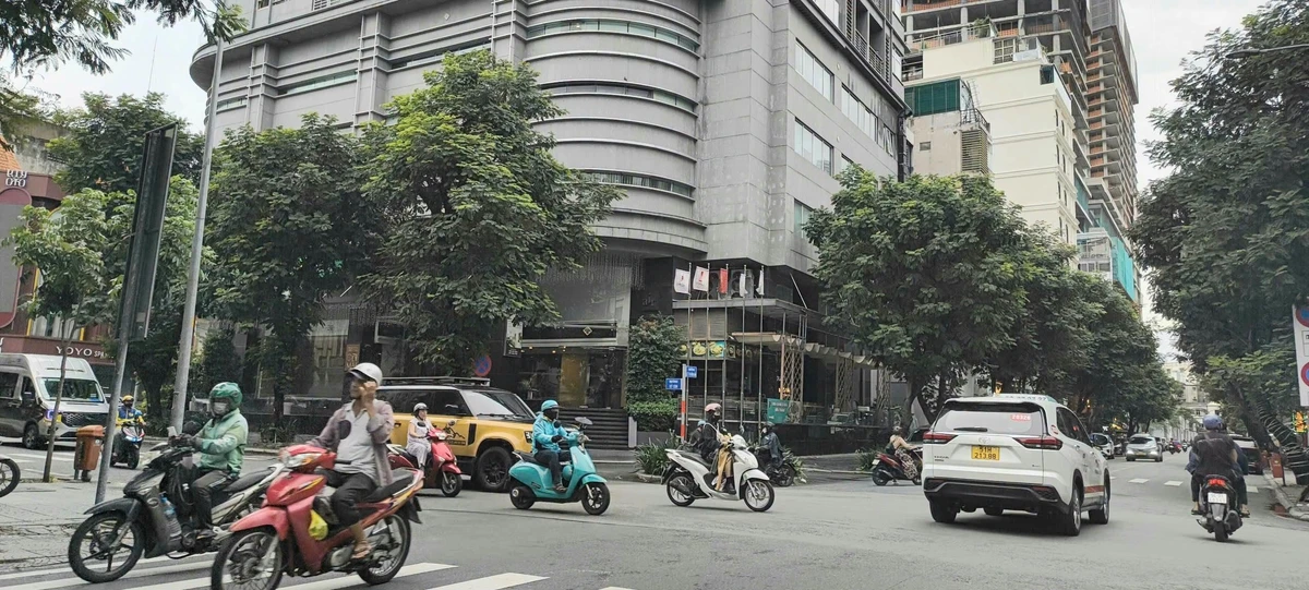 Cho thuê mặt bằng góc 2 mặt tiền 262m² Quận 1 - Ảnh 1