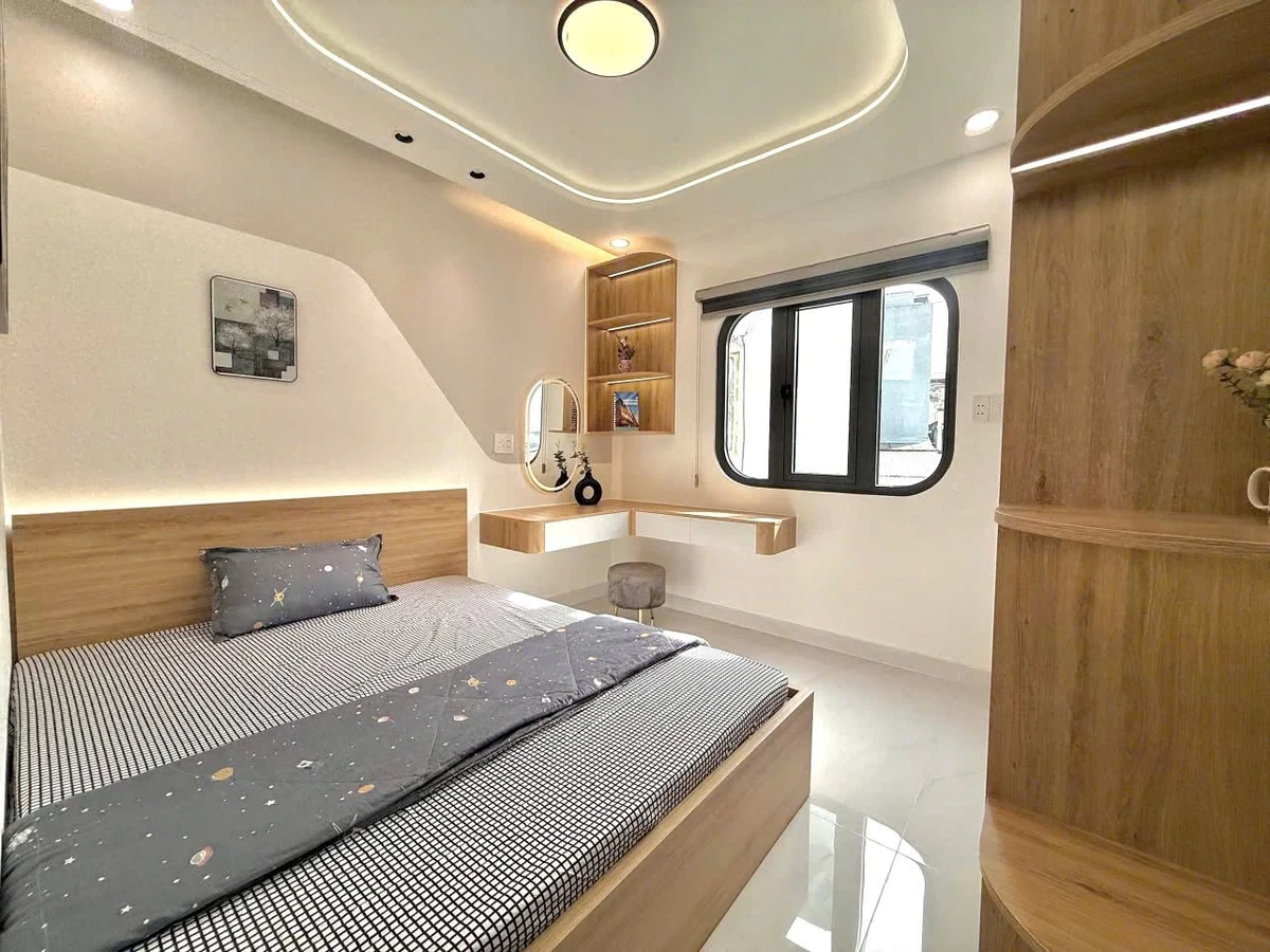Bán nhà 4 tầng 40,7m² 2 mặt tiền hẻm Võ Văn Kiệt, Quận 1 giá 8 tỷ - Ảnh thu nhỏ 3