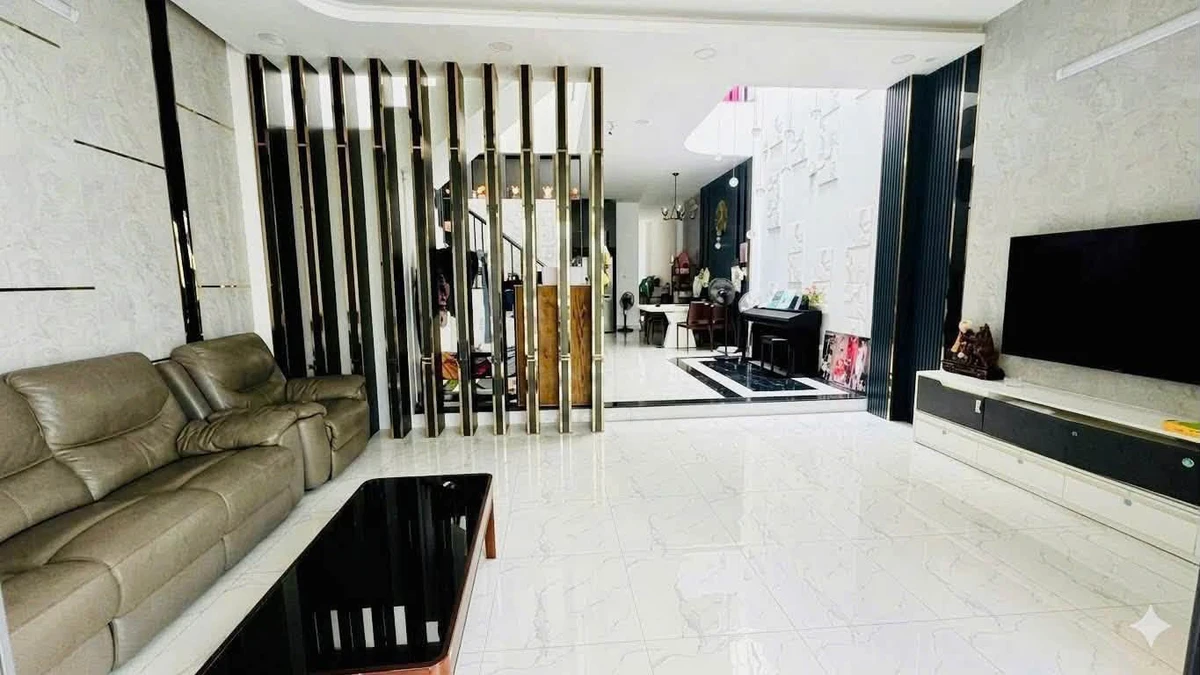 Bán nhà phong cách hiện đại 4PN 188m2 Phú Lợi Bình Tân - Ảnh thu nhỏ 2