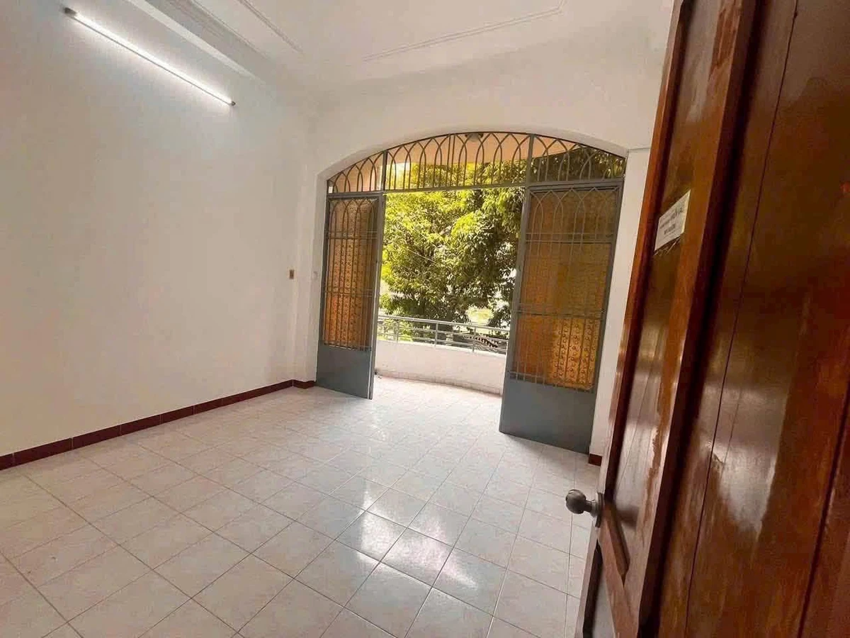Cho thuê nhà hẻm 5PN 4WC 72m² Nguyễn Văn Thương - 24 triệu/tháng - Ảnh thu nhỏ 2