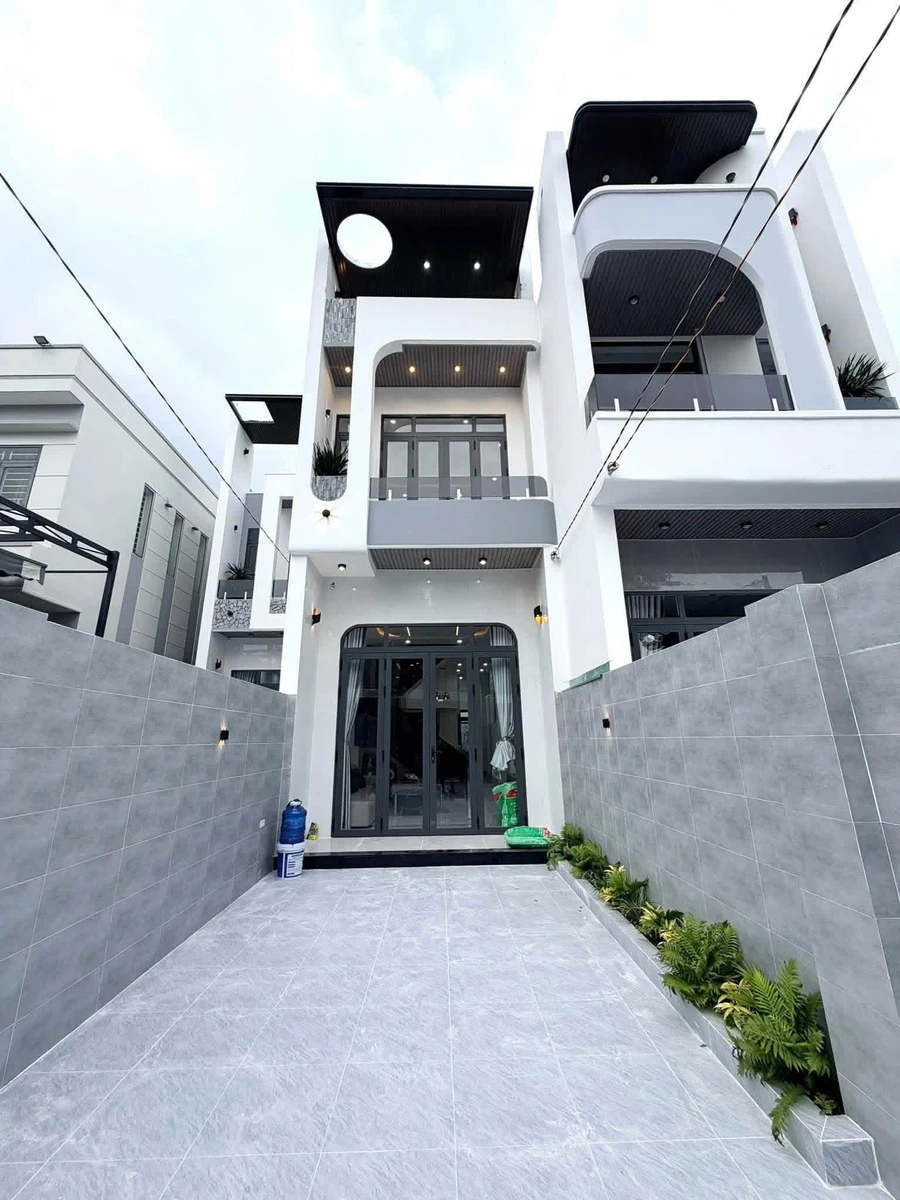 Bán nhà 1 trệt 1 lầu 4PN, 132m2 sàn gần công viên B5, Tân Phong, giá 4,15 tỷ - Ảnh 1