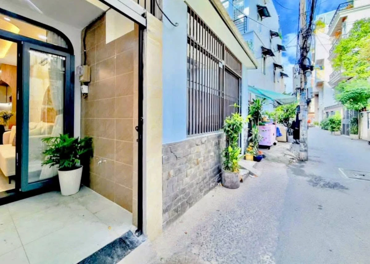 Bán nhà 4PN 50m² mặt phố Trần Quang Khải 4,85 tỷ - Ảnh 1