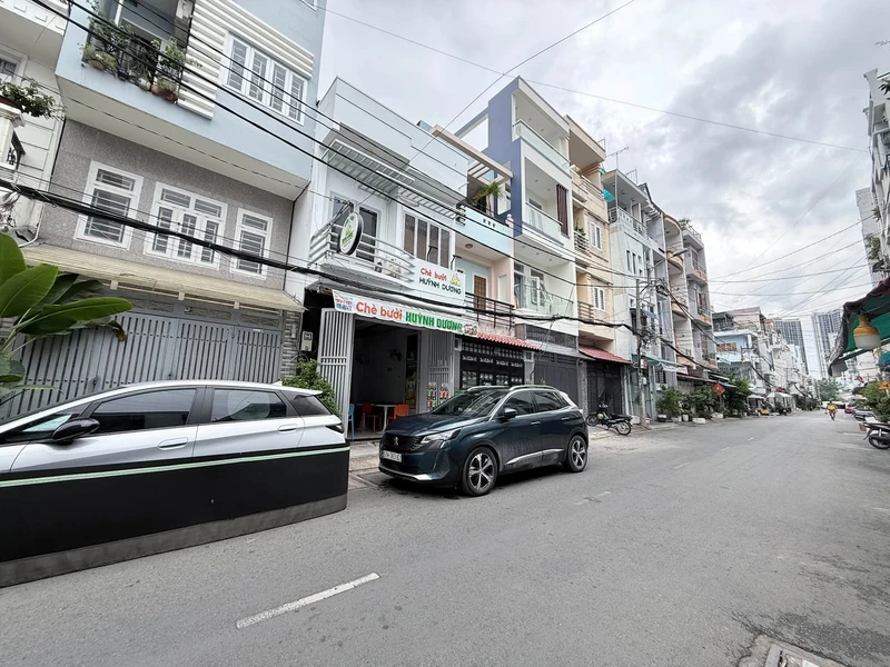 Bán nhà mặt tiền Quận 7, 50m2, 5 tầng, 10 tỷ