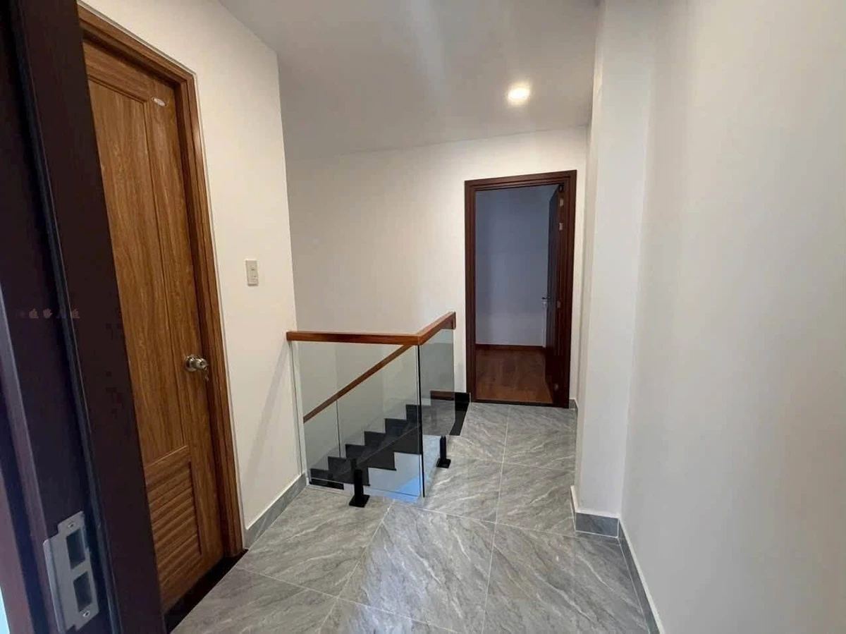 Bán nhà 3 tầng 4PN 3WC 42m² đường 3 Tháng 2, Quận 10 - Ảnh 1