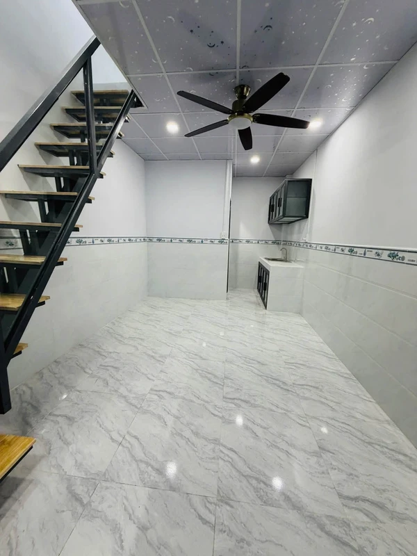 Bán nhà nhỏ 18m2 có gác, đường số 4 Trường Thọ, Thủ Đức, giá 990 triệu