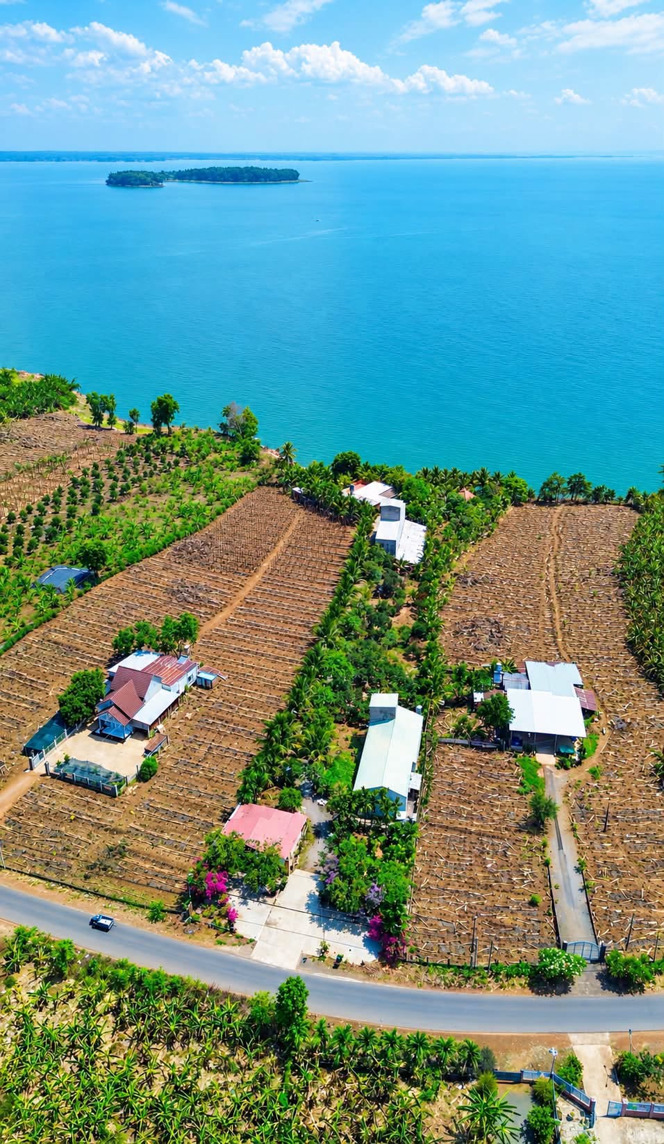 Bán đất 6.400m² bám hồ Trị An, Đồng Nai giá hơn 10 tỷ