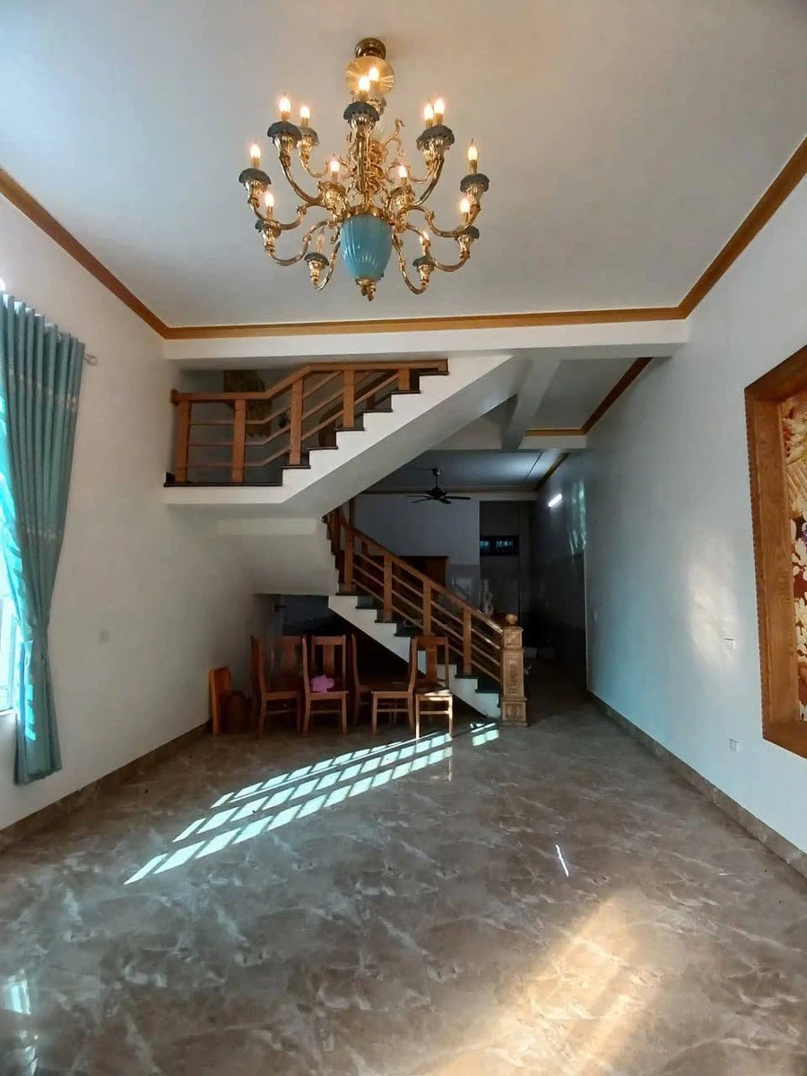 Bán nhà 3 tầng 4 PN 100m2 Đông Tiến trên 2 tỷ - Ảnh thu nhỏ 5