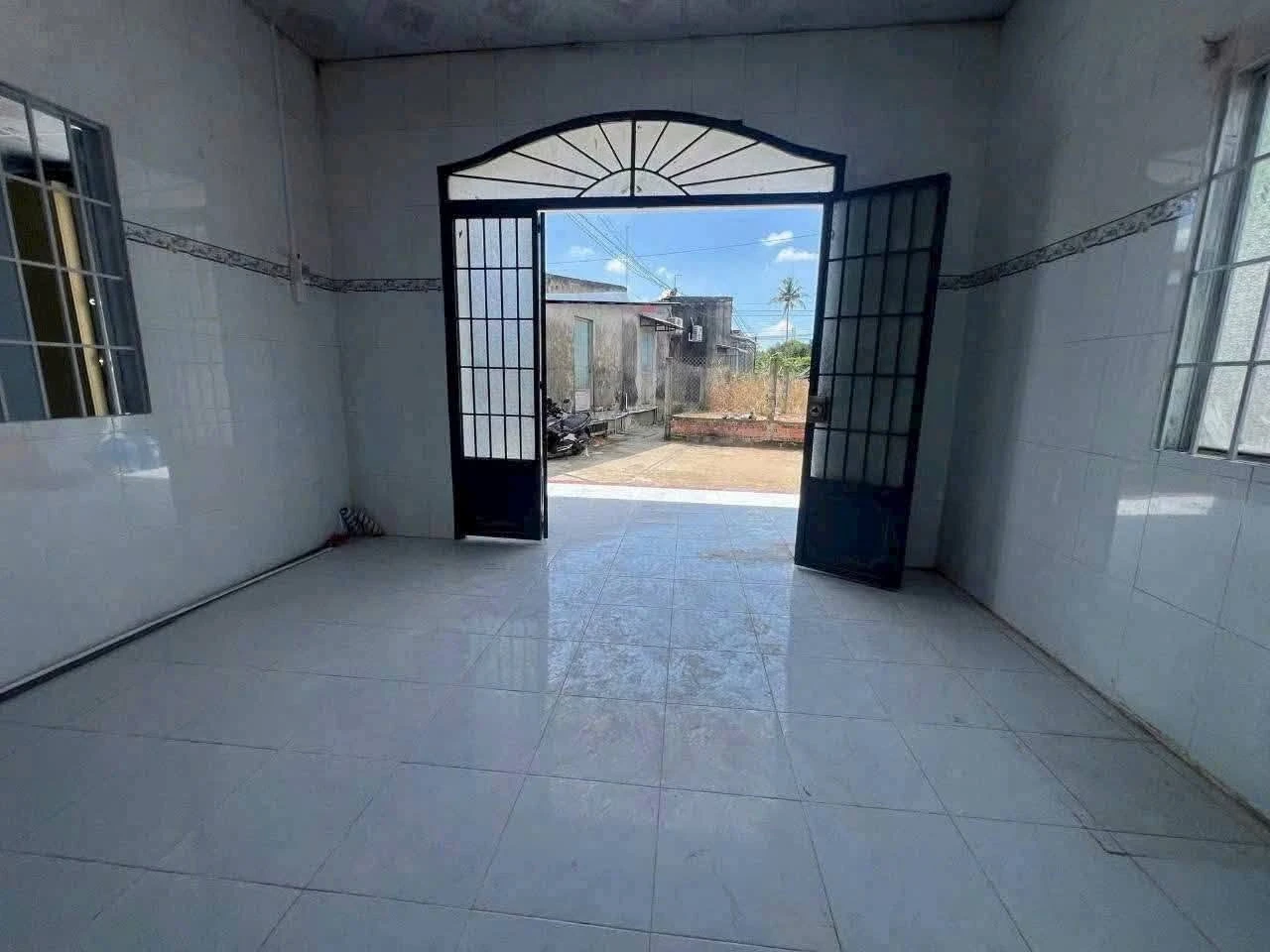 Bán nhà 2 phòng ngủ 172m² Chợ Lách, Bến Tre - 650 triệu - Ảnh 1