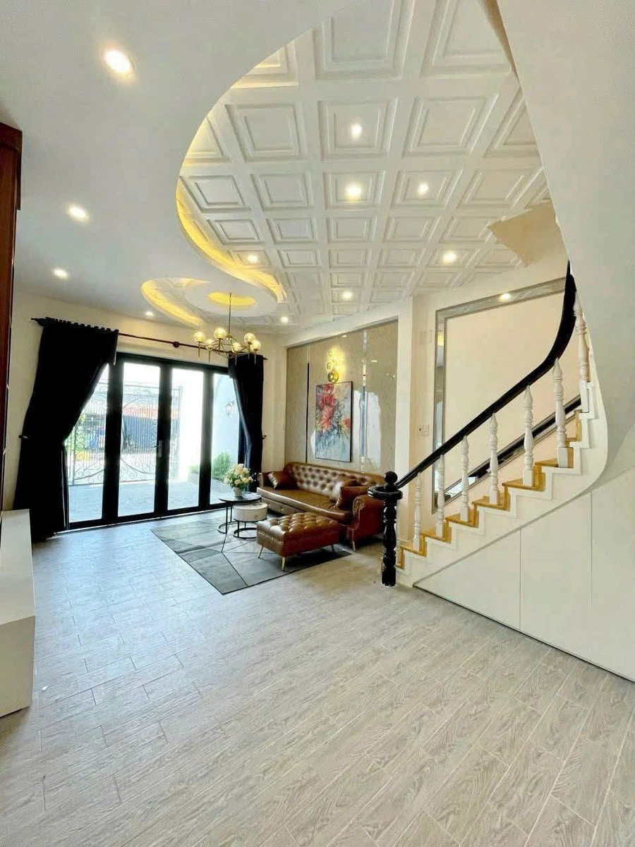 Bán nhà 1 trệt 1 lầu mặt tiền Quang Trung, 90m², 2.8 tỷ, Rạch Giá - Ảnh thu nhỏ 3