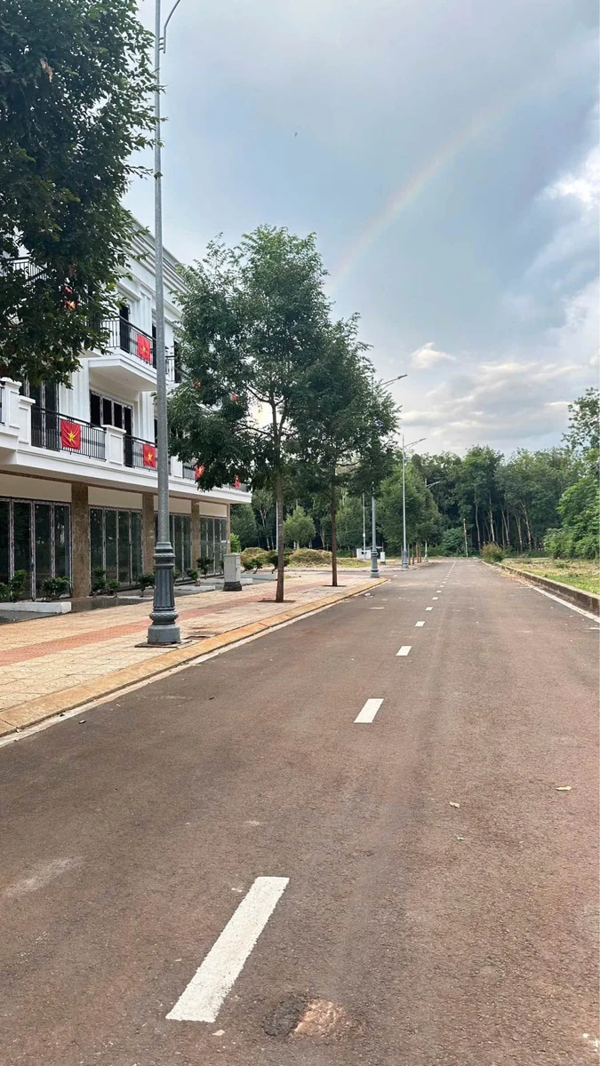 Bán shophouse khu đô thị Ân Phú 5x20m, 1 trệt 2 lầu, giá 5,79 tỷ - Ảnh 1