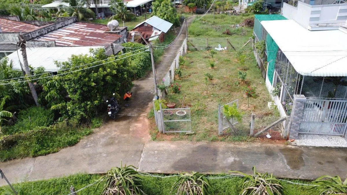 Bán lô đất thổ cư 130m2 góc 2 mặt đường, Lâm Đồng - Ảnh 1