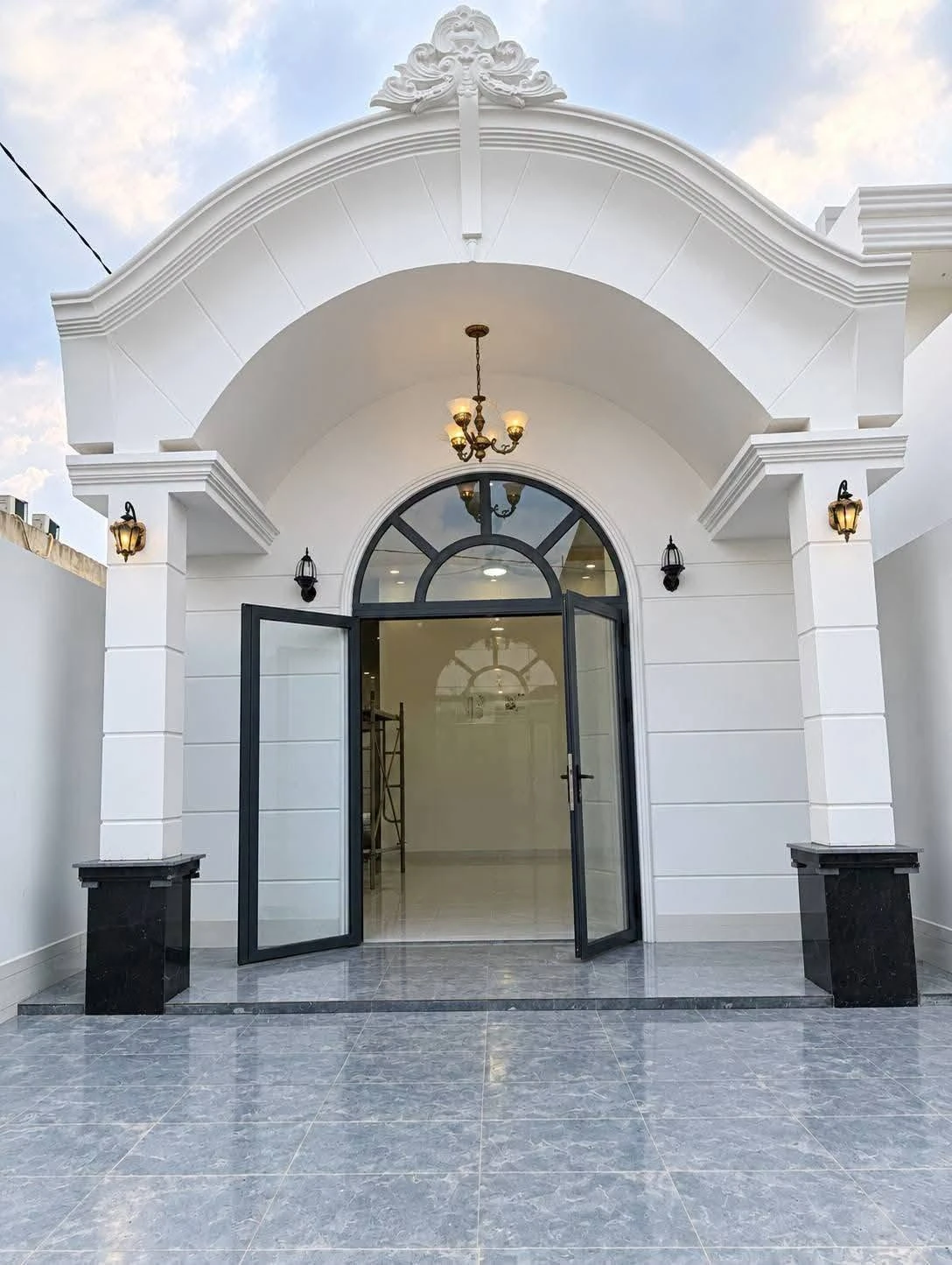 Bán nhà mặt tiền hẻm 239 Nguyễn Văn Rành, 125m², 3PN, 1.89 tỷ - Ảnh 1