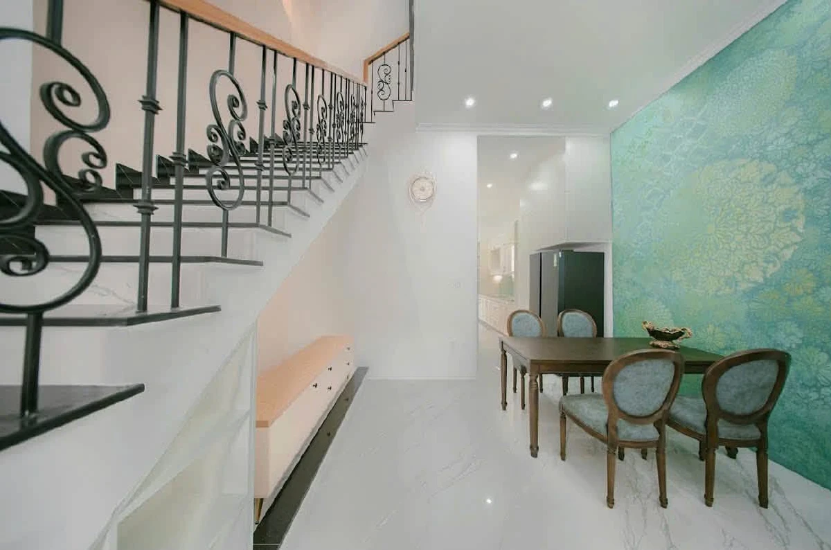 Bán nhà 3 tầng 100m² full nội thất Quảng Tế, Quận 1 - Ảnh thu nhỏ 4