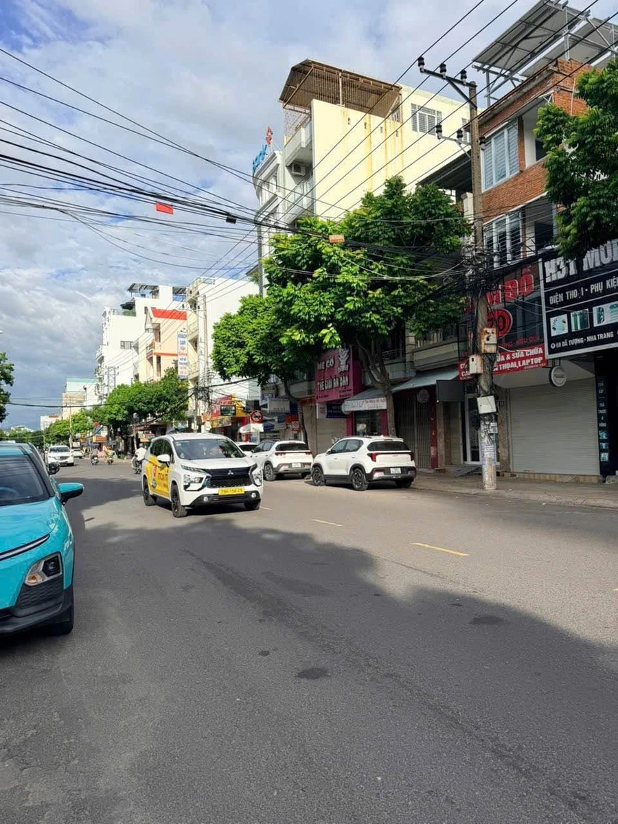 Bán đất 2 mặt tiền đường Dã Tượng 200m2 gần biển Trần Phú, Nha Trang - Ảnh 1