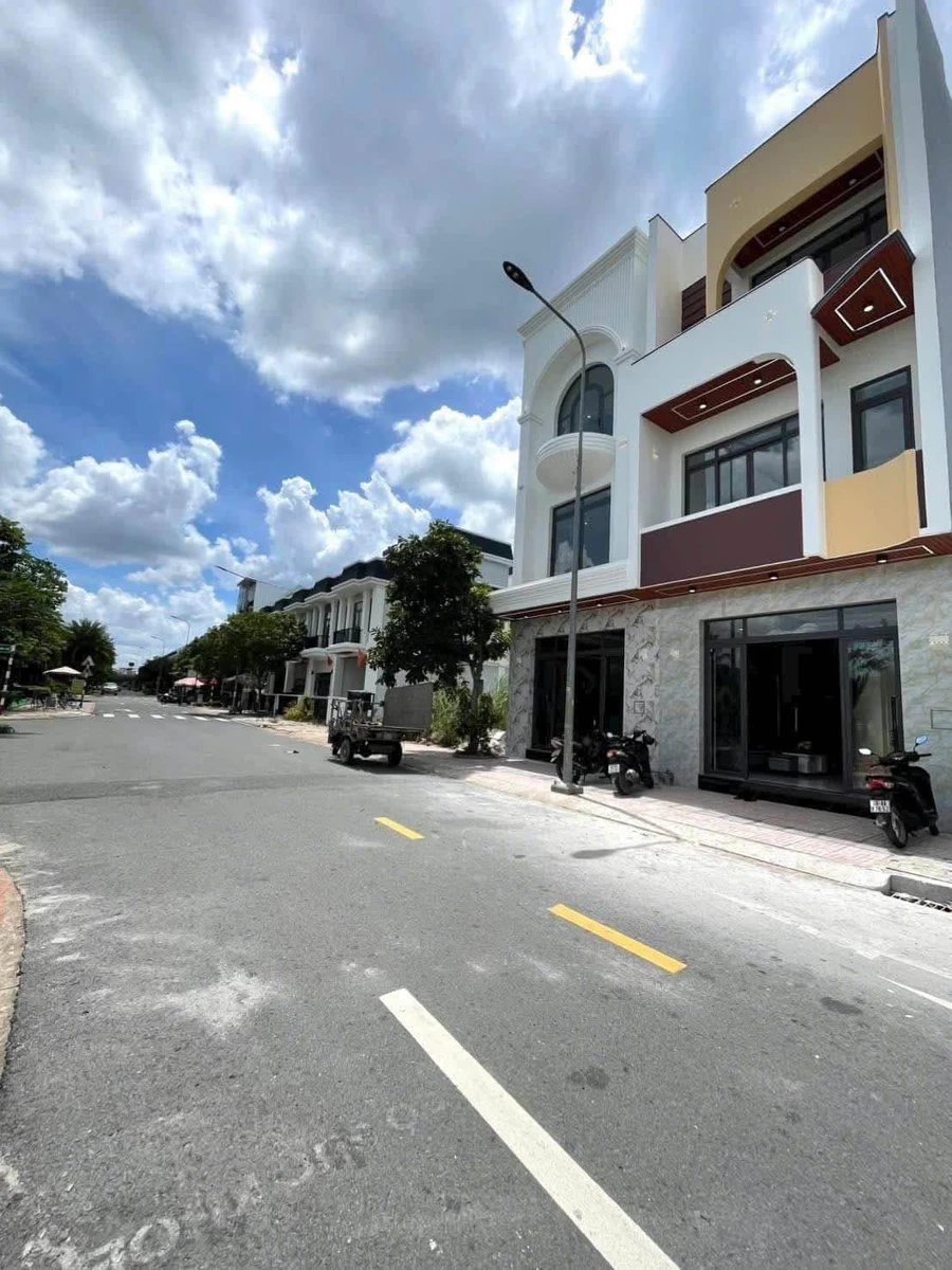 Bán nhà mới 1 trệt 2 lầu 5x15m KĐT The Sol City, Xã Phước Lý, Cần Giuộc, giá 4,6 tỷ - Ảnh thu nhỏ 2