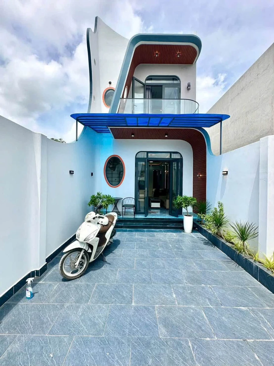 Bán nhà mặt tiền Lộc Hậu Nhựa 98m² 3 phòng ngủ Mỹ Lộc - Ảnh 1