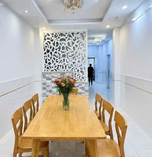 Cho thuê nhà nguyên căn 5PN, 4WC, 54m2, Quận 5 - Ảnh thu nhỏ 3