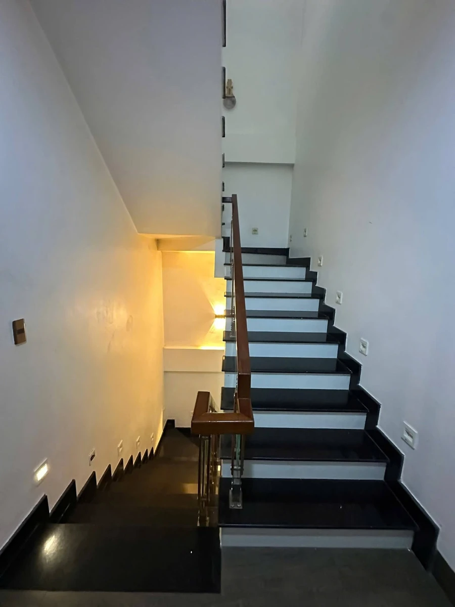 Bán nhà 3 tầng 4 PN 248m² Royal Park, đầy đủ nội thất - Ảnh thu nhỏ 4