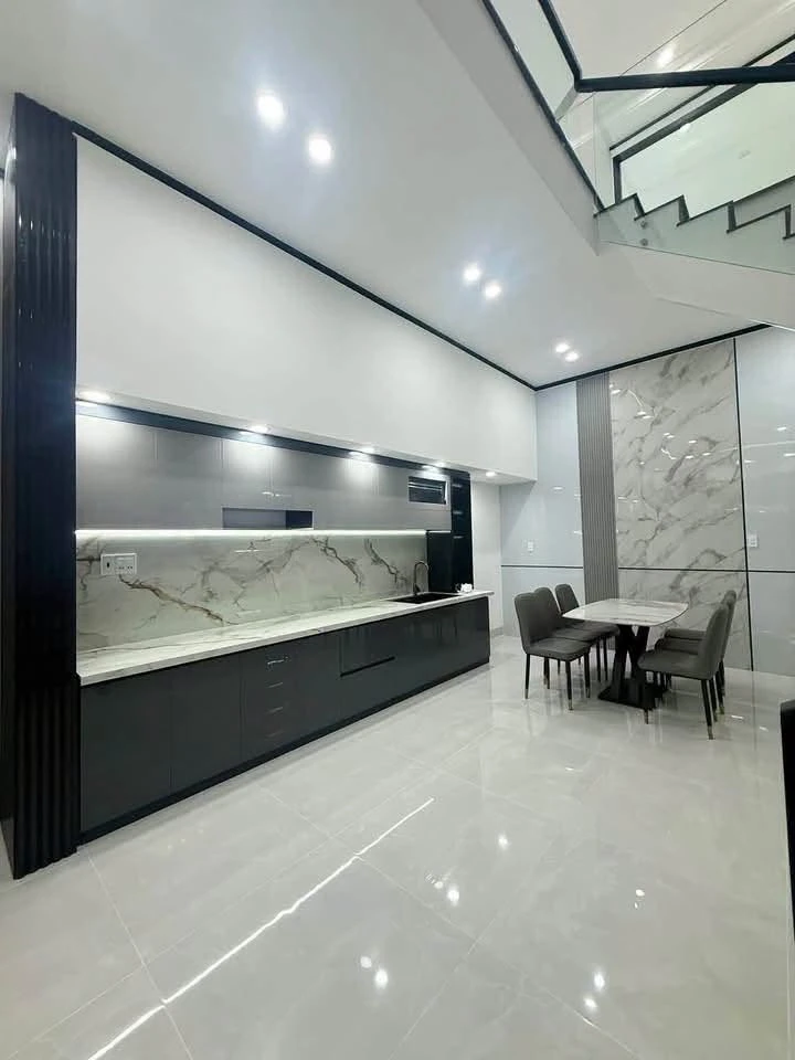 Bán nhà 5x23m, 3 PN, nội thất, 2,35 tỷ, Nhà Bàu Trâm - Ảnh thu nhỏ 3
