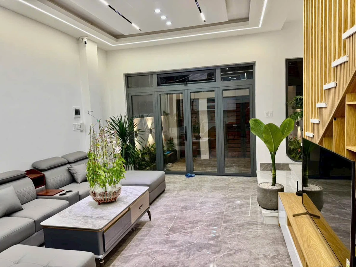 Bán nhà mặt tiền đường Cổ Loa, Đà Lạt, 73m², 5 phòng ngủ, full nội thất, giá 8,9 tỷ - Ảnh thu nhỏ 3