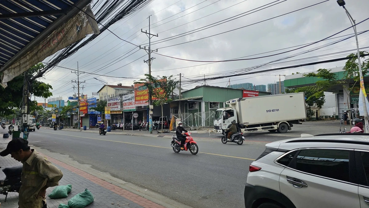 Bán nhà mặt tiền đường 22/12 Thuận An, 150m2 (4x38), giá 7,29 tỷ - Ảnh thu nhỏ 5
