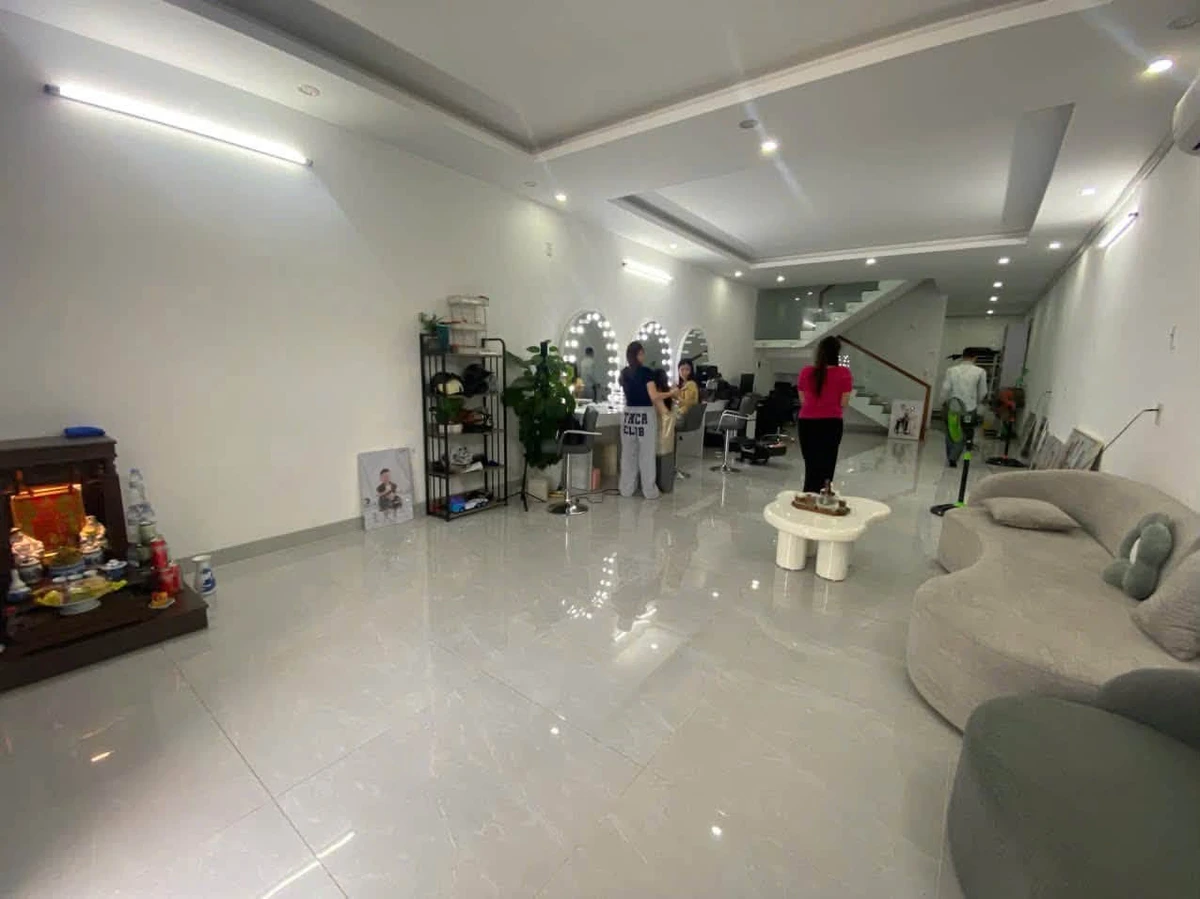 Bán nhà kinh doanh 3 tầng, 100m2, mặt tiền 5m, 9 tỷ - Ảnh thu nhỏ 2