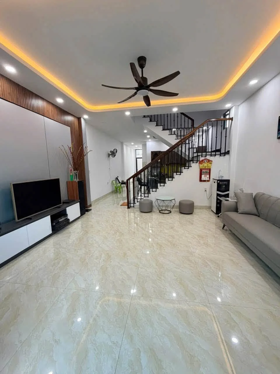 Bán nhà liên hoa 100m2, 3 phòng ngủ, Nha Trang 3,75 tỷ - Ảnh 1
