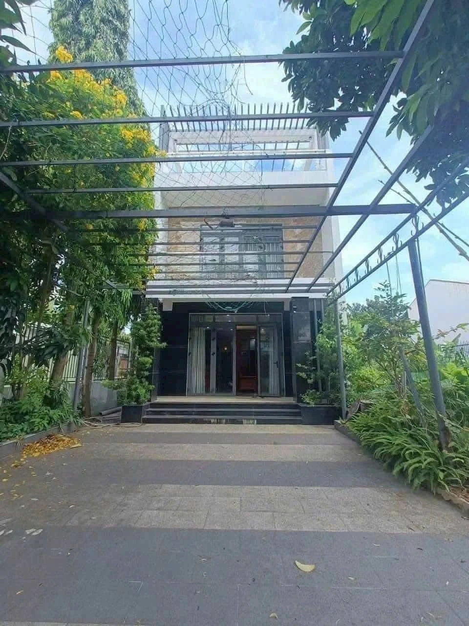 Cho thuê nhà nguyên căn 4PN, 240m2, Phú Lợi, 19 triệu/tháng - Ảnh 1