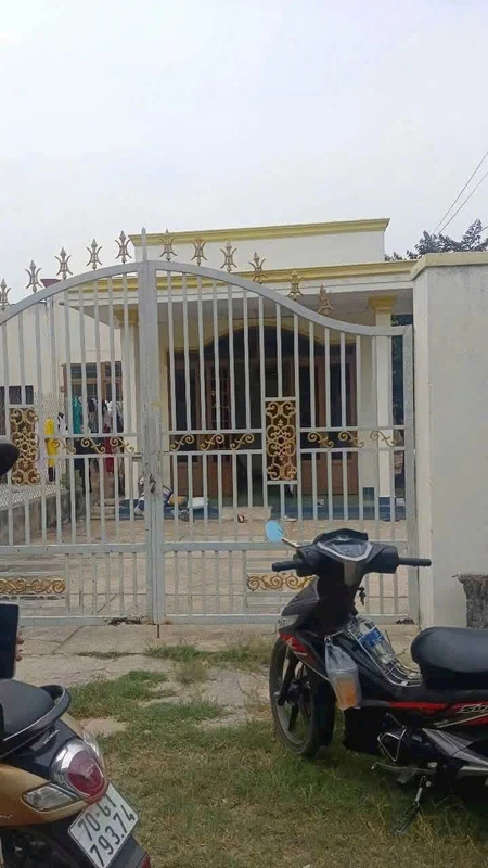 Bán nhà 2 mặt tiền Nguyễn Văn Linh, Tây Ninh 100m2, 840 triệu