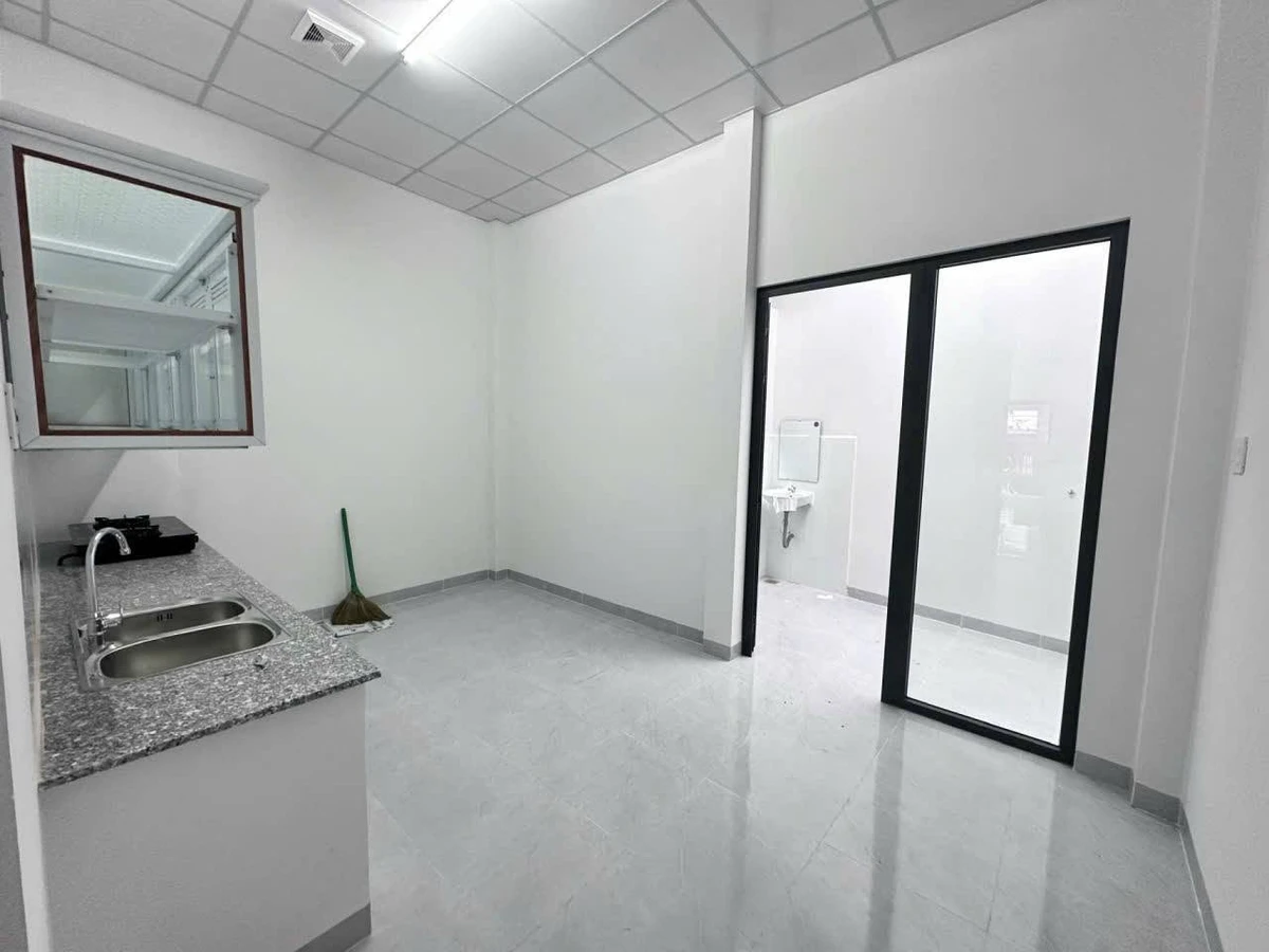 Cho thuê nhà mặt tiền kinh doanh 100m² Phan Thiết - Ảnh thu nhỏ 4