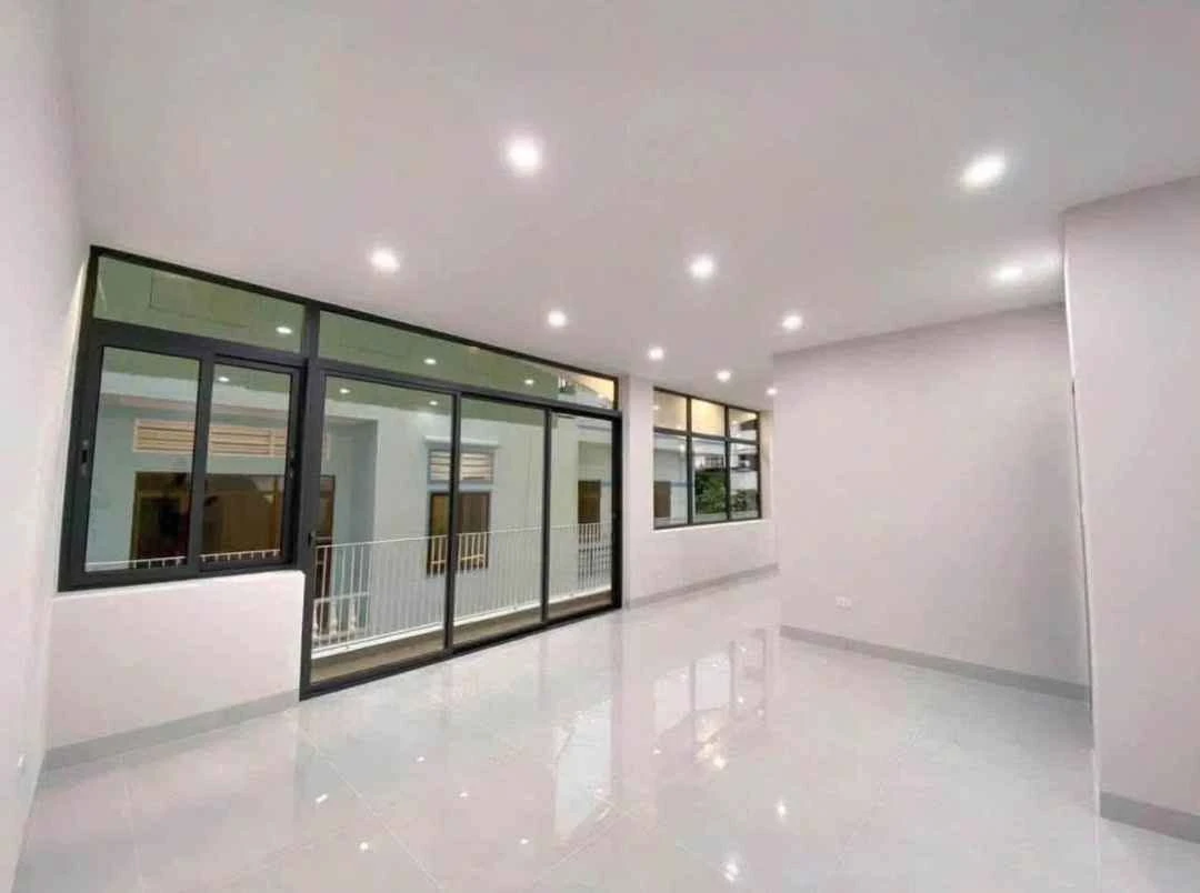 Cho thuê nhà góc 2 tầng mặt tiền đường Diên Hồng 6x15m giá 20 triệu/tháng - Ảnh 1