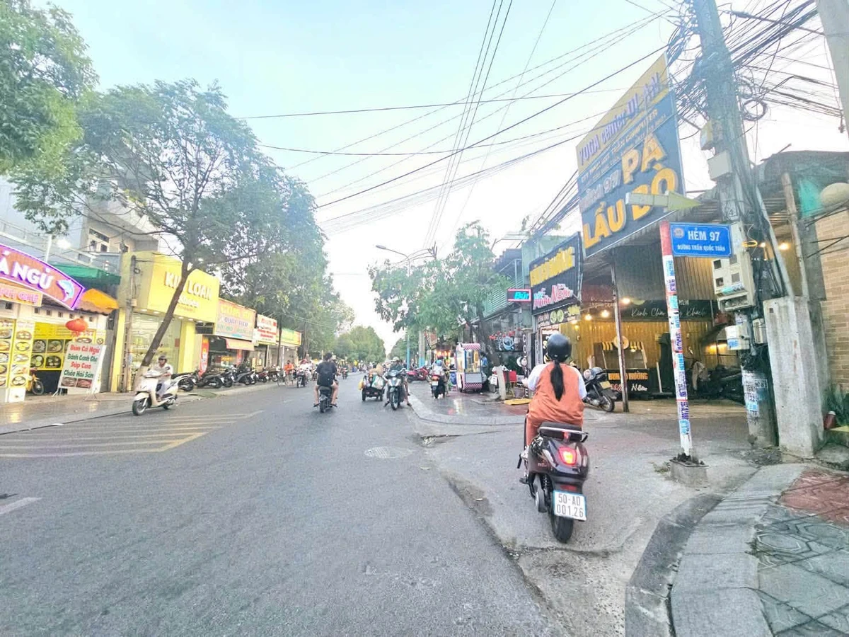 Bán đất mặt tiền Trần Quốc Toản Dĩ An 231m2 - Ảnh 1