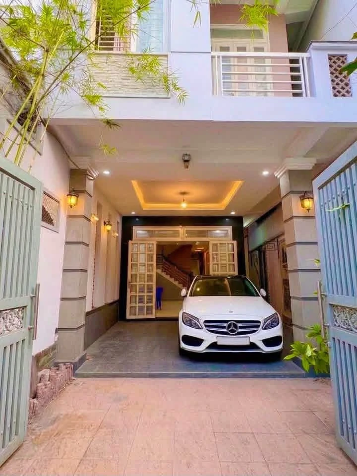 Bán nhà 3 tầng 133m2 gần chợ Phạm Văn Hai, Tân Bình - Ảnh thu nhỏ 3