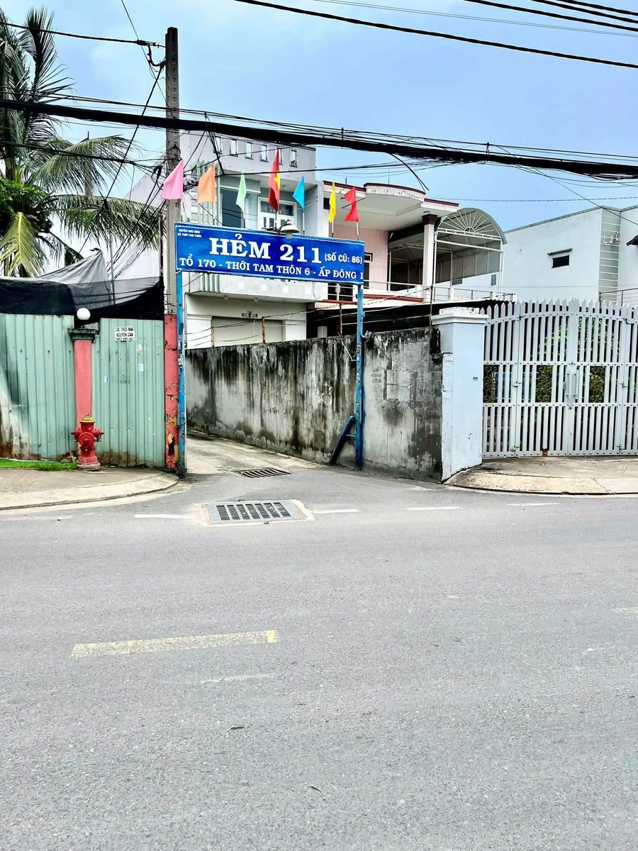 Bán nhà 4x11m gác lửng hẻm 4m gần đường Thới Tam Thôn, Hóc Môn giá 1,55 tỷ - Ảnh thu nhỏ 4