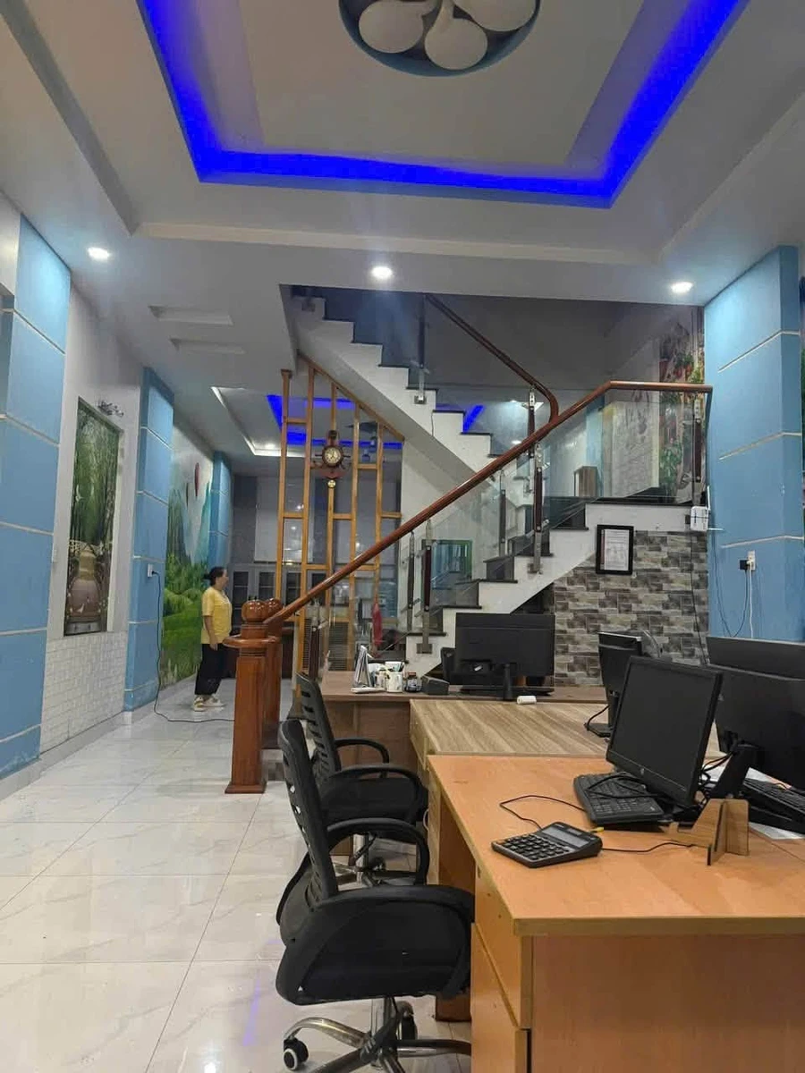 Nhà bán 4,7 tỷ 1 trệt 2 lầu 100m² Việt Sing Bình Dương - Ảnh thu nhỏ 2