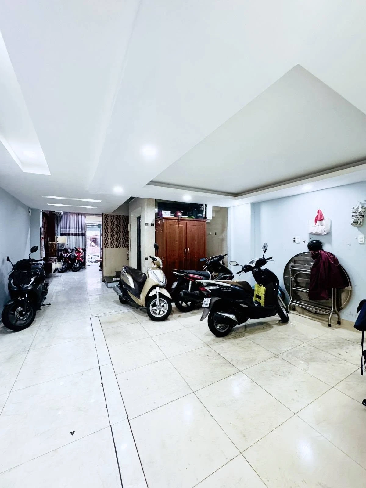 Bán căn hộ dịch vụ 5 tầng 117m2 có thang máy khu Phan Xích Long, Phú Nhuận giá 14,9 tỷ - Ảnh 1