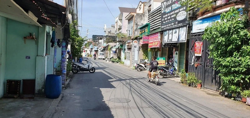 Bán 2 lô đất liền kề mặt tiền Nguyễn Đức Thiệu, Dĩ An, 600m2, 23,8 tỷ