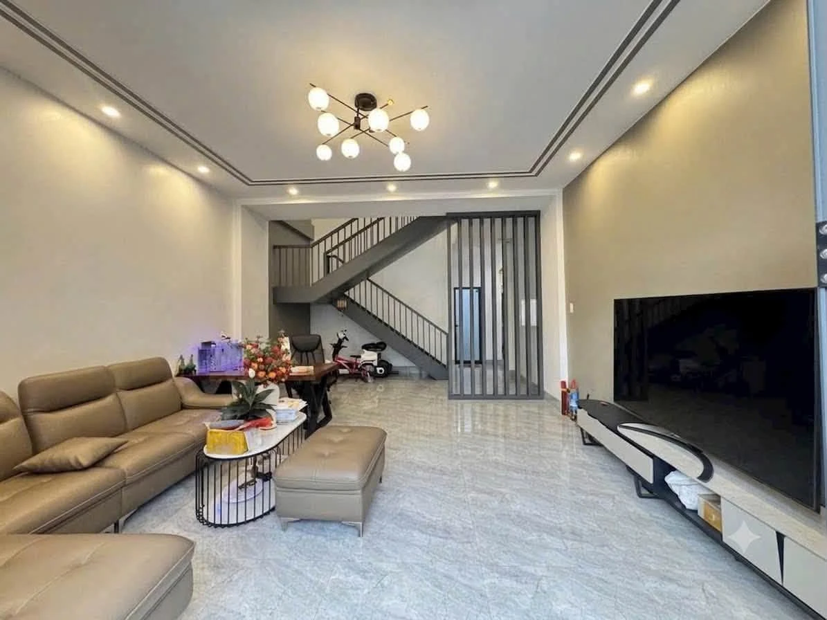 Bán biệt thự mặt tiền Văn Cao Rạch Giá, 200m², 3PN, 5,95 tỷ - Ảnh thu nhỏ 3