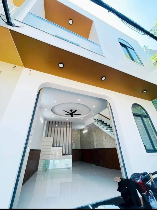 Bán nhà hẻm cạn đường Hùng Vương, 2PN 2WC, Phường Quy Nhơn Bắc